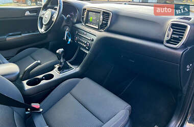 Позашляховик / Кросовер Kia Sportage 2016 в 