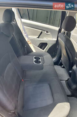 Внедорожник / Кроссовер Kia Sportage 2011 в 
