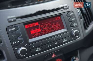 Позашляховик / Кросовер Kia Sportage 2011 в 
