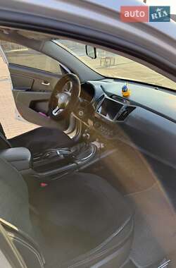 Позашляховик / Кросовер Kia Sportage 2011 в 