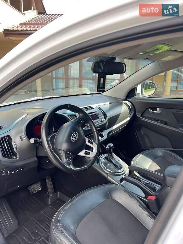 Внедорожник / Кроссовер Kia Sportage 2011 в Ровно
