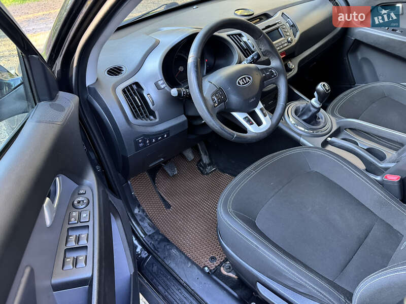 Внедорожник / Кроссовер Kia Sportage 2011 в Луцке
