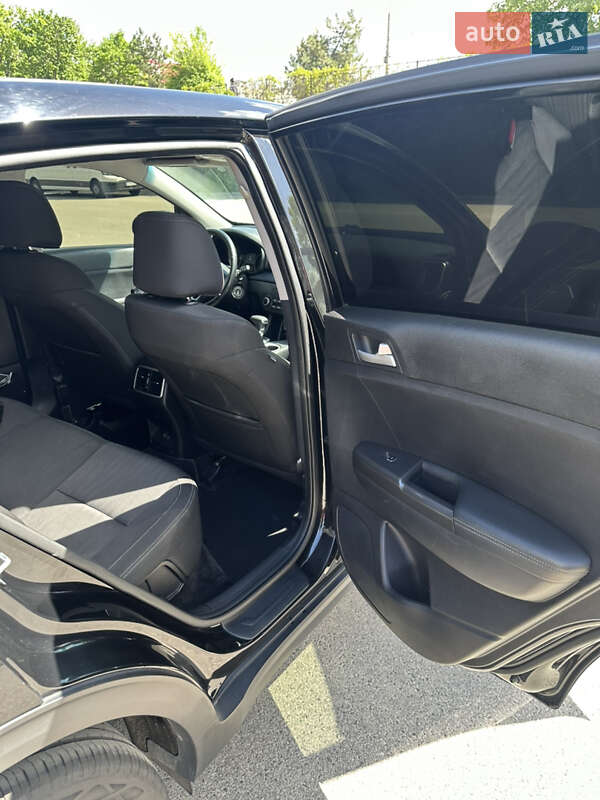 Внедорожник / Кроссовер Kia Sportage 2016 в Днепре