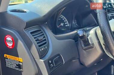 Позашляховик / Кросовер Kia Sportage 2007 в 