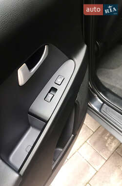 Внедорожник / Кроссовер Kia Sportage 2013 в 