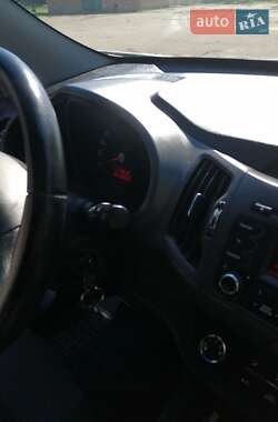 Внедорожник / Кроссовер Kia Sportage 2011 в 
