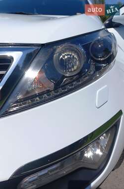 Позашляховик / Кросовер Kia Sportage 2011 в 