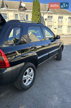 Позашляховик / Кросовер Kia Sportage 2007 в 