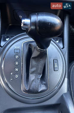 Внедорожник / Кроссовер Kia Sportage 2012 в 
