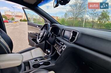 Внедорожник / Кроссовер Kia Sportage 2016 в 