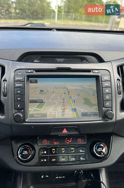 Позашляховик / Кросовер Kia Sportage 2012 в 