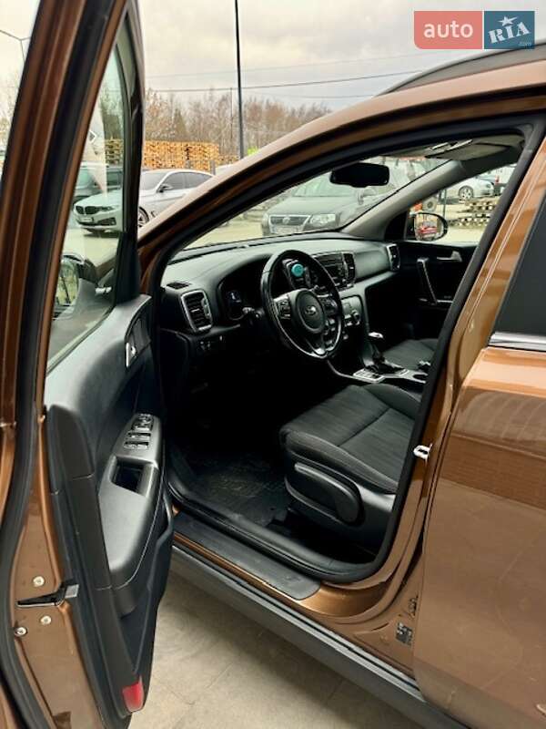 Внедорожник / Кроссовер Kia Sportage 2016 в Львове