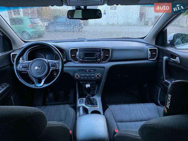 Внедорожник / Кроссовер Kia Sportage 2016 в Каменец-Подольском