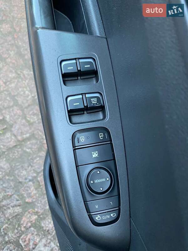 Внедорожник / Кроссовер Kia Sportage 2016 в Каменец-Подольском