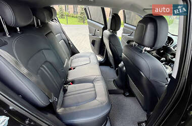 Позашляховик / Кросовер Kia Sportage 2015 в 