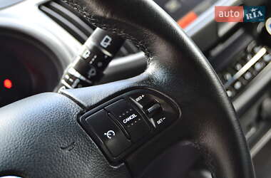 Позашляховик / Кросовер Kia Sportage 2012 в 