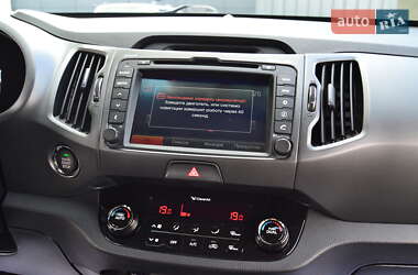 Позашляховик / Кросовер Kia Sportage 2012 в 