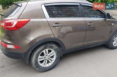 Внедорожник / Кроссовер Kia Sportage 2012 в 