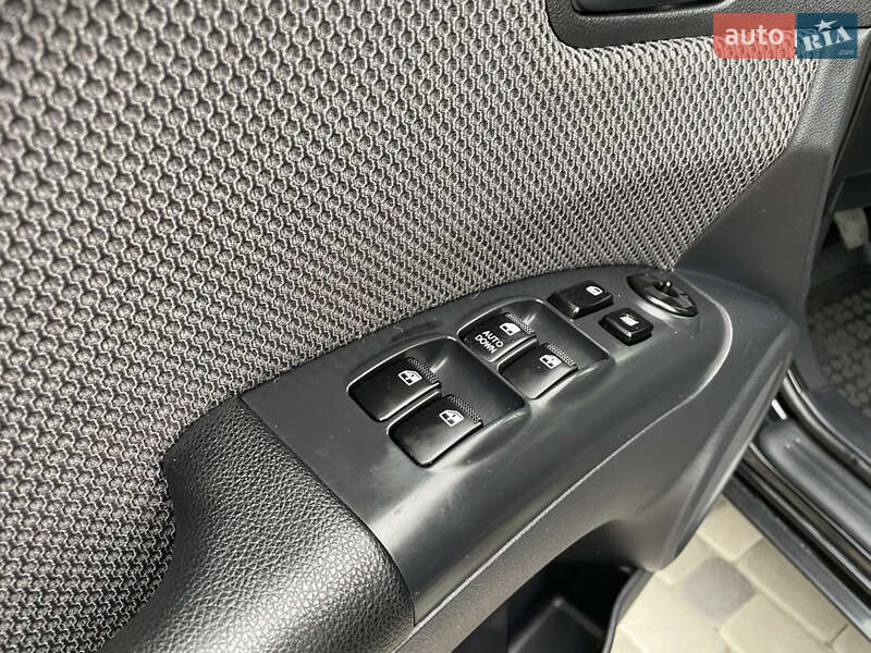 Внедорожник / Кроссовер Kia Sportage 2008 в Лубнах