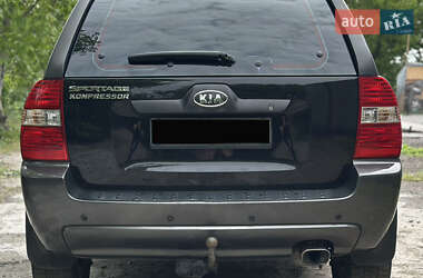 Позашляховик / Кросовер Kia Sportage 2005 в 