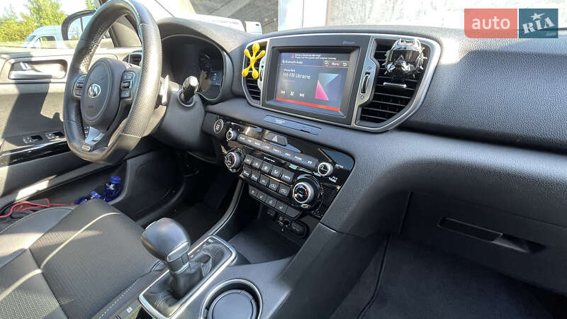 Внедорожник / Кроссовер Kia Sportage 2016 в Шептицькому