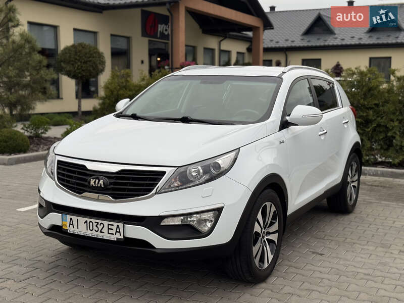 Внедорожник / Кроссовер Kia Sportage 2012 в 