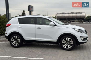 Внедорожник / Кроссовер Kia Sportage 2012 в 