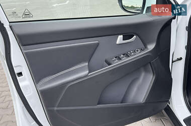Внедорожник / Кроссовер Kia Sportage 2012 в 