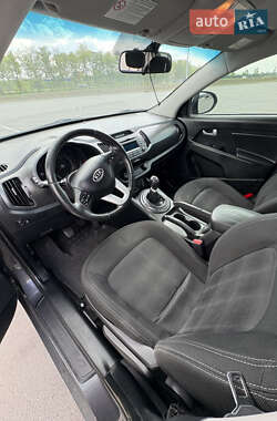 Внедорожник / Кроссовер Kia Sportage 2012 в 