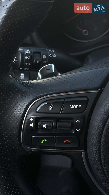 Внедорожник / Кроссовер Kia Sportage 2016 в Шептицькому