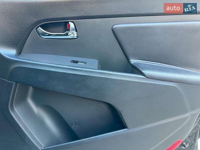 Позашляховик / Кросовер Kia Sportage 2011 в Одесі