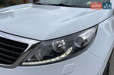 Внедорожник / Кроссовер Kia Sportage 2011 в 