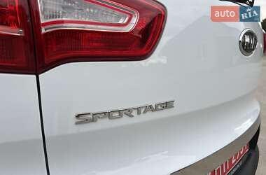 Внедорожник / Кроссовер Kia Sportage 2011 в 