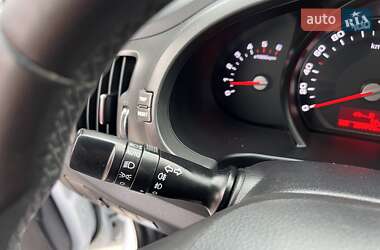 Внедорожник / Кроссовер Kia Sportage 2011 в 