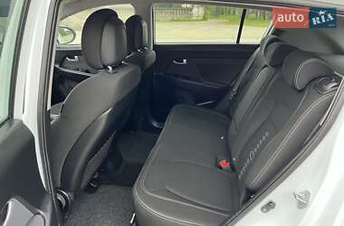 Внедорожник / Кроссовер Kia Sportage 2011 в 