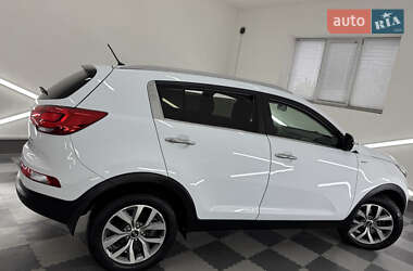 Внедорожник / Кроссовер Kia Sportage 2015 в 