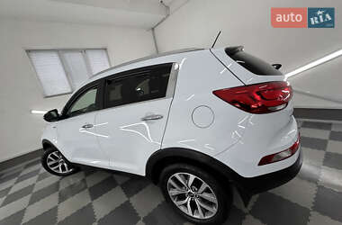 Внедорожник / Кроссовер Kia Sportage 2015 в 