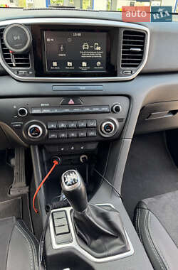 Позашляховик / Кросовер Kia Sportage 2019 в 