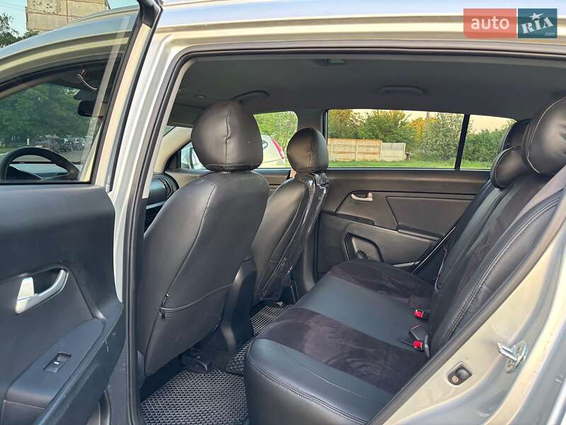 Позашляховик / Кросовер Kia Sportage 2013 в Харкові