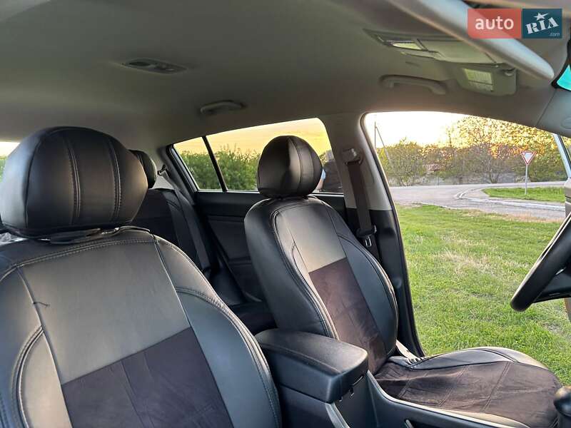 Позашляховик / Кросовер Kia Sportage 2013 в Харкові