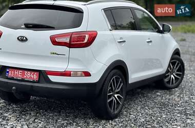 Внедорожник / Кроссовер Kia Sportage 2012 в 