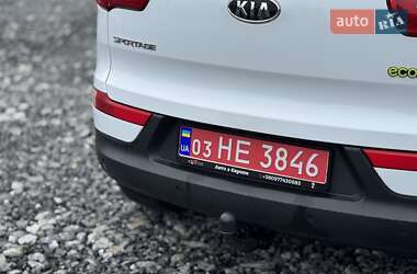 Внедорожник / Кроссовер Kia Sportage 2012 в 