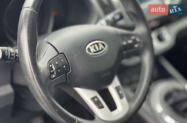 Внедорожник / Кроссовер Kia Sportage 2012 в 