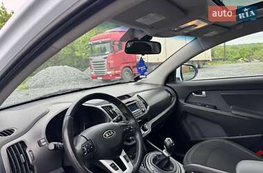 Внедорожник / Кроссовер Kia Sportage 2012 в 