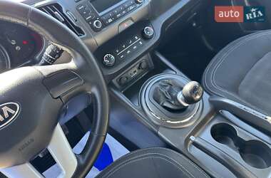 Внедорожник / Кроссовер Kia Sportage 2013 в 