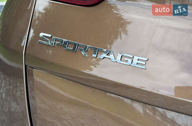 Позашляховик / Кросовер Kia Sportage 2017 в 