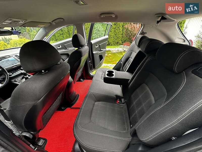 Внедорожник / Кроссовер Kia Sportage 2013 в Запорожье