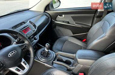 Внедорожник / Кроссовер Kia Sportage 2011 в 