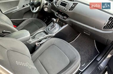 Позашляховик / Кросовер Kia Sportage 2012 в 