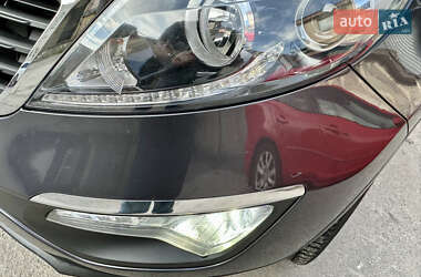 Позашляховик / Кросовер Kia Sportage 2012 в 